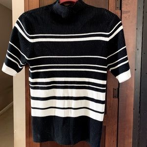 Black and white short sleeve sweater